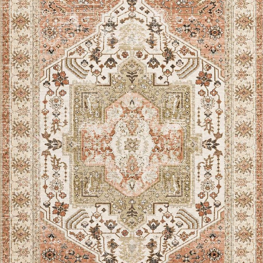 Tapis persan avec motifs floraux et géométriques dans les tons beige, vert et terracotta
