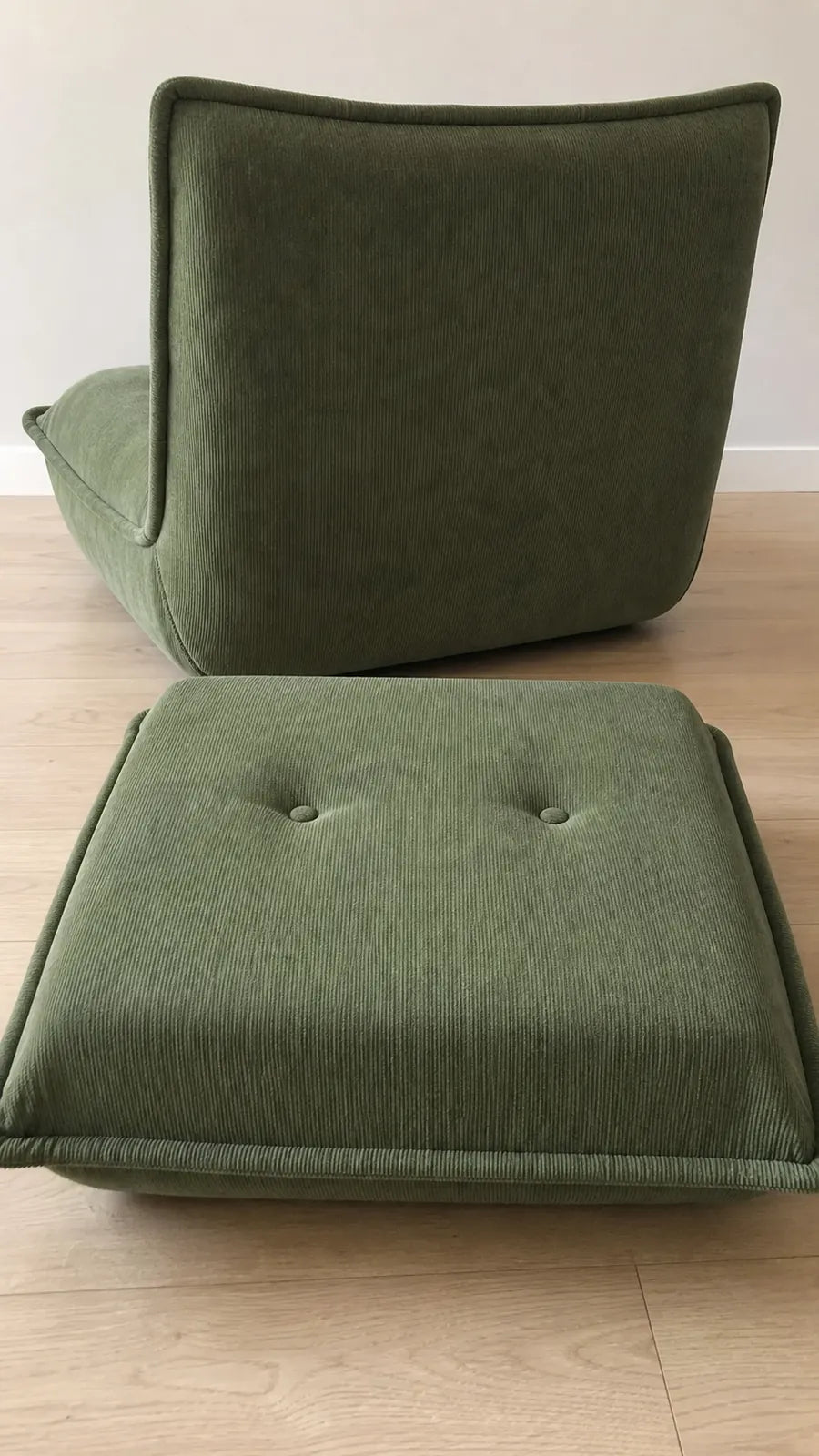 Photo de démonstration de Chauffeuse Convertible 1 Place avec Pouf Repose-Pieds en coloris Vert sauge