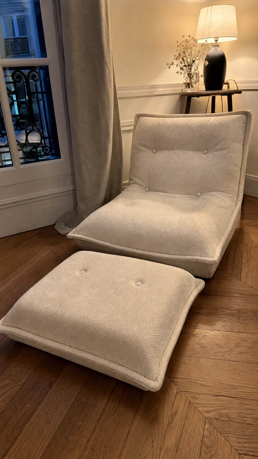 Photo de démonstration de Chauffeuse Convertible 1 Place avec Pouf Repose-Pieds en coloris Écru