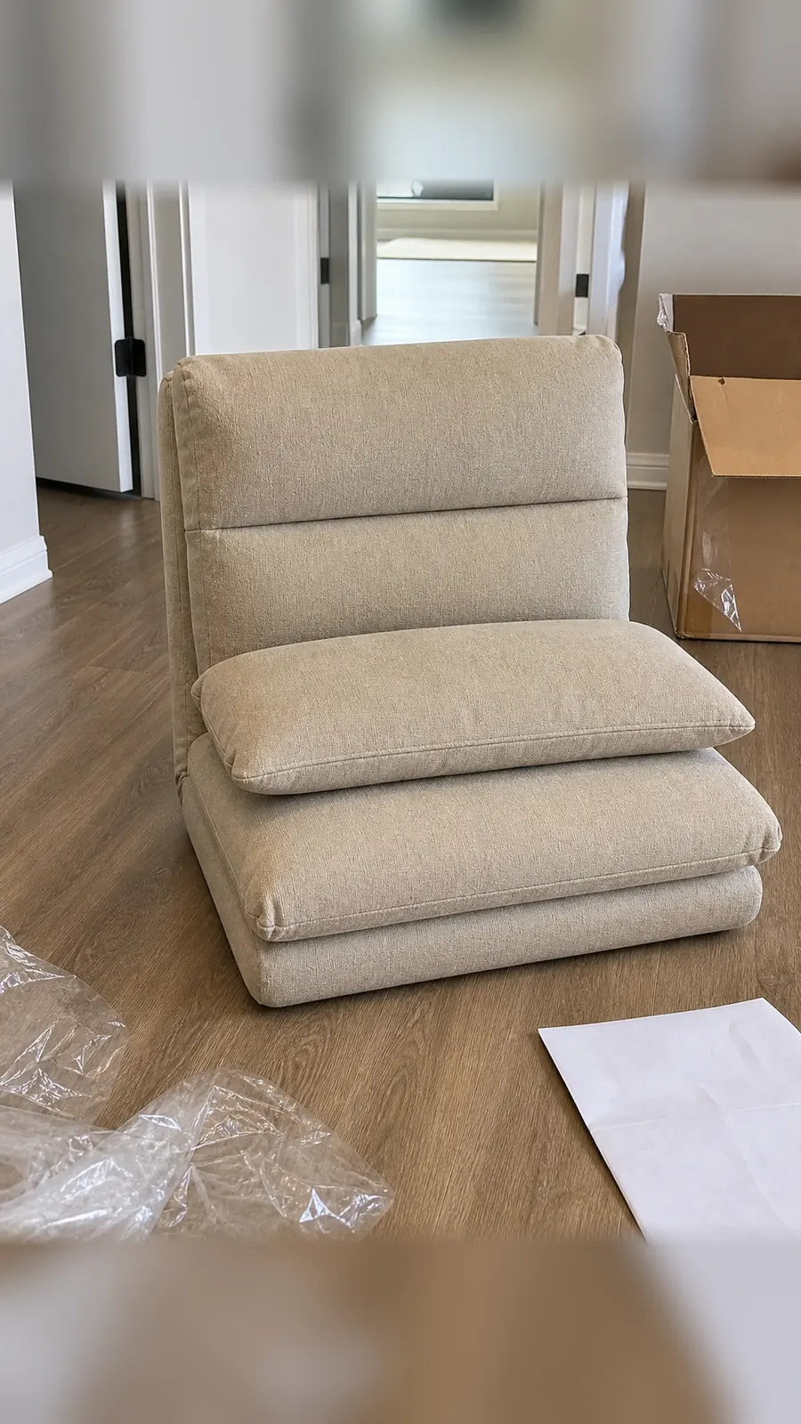 Photo de démonstration de Chauffeuse Lit Convertible 3-en-1 Beige en coloris Beige