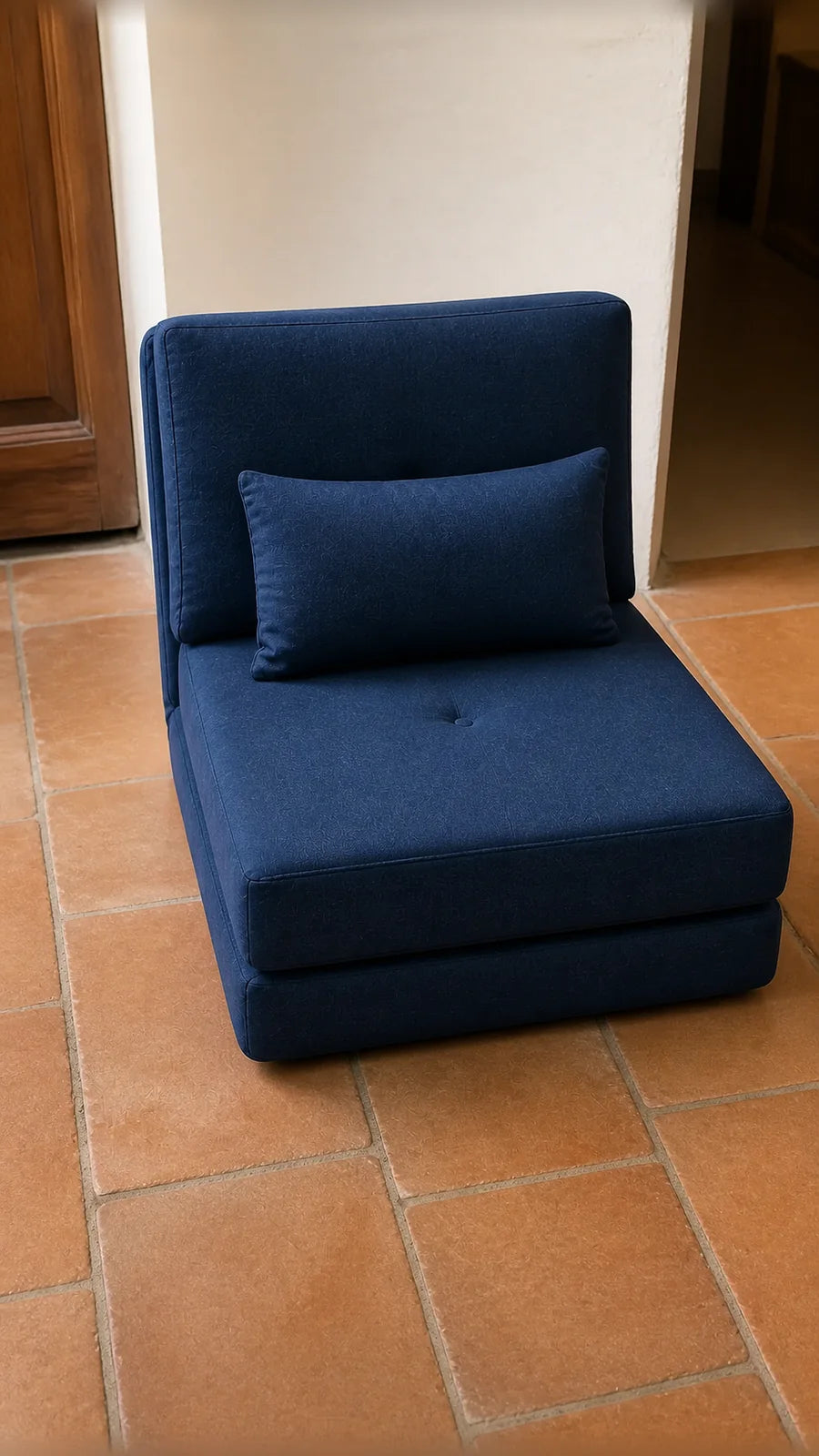 Photo de démonstration de Chauffeuse Modulable Convertible Bleue à Dossier Réglable en coloris Bleu